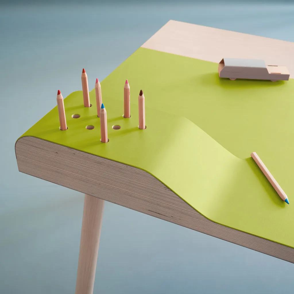 4166 charcoal 620mm×610mm NEW